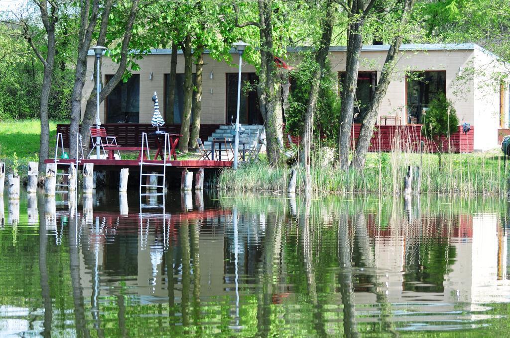 Dom Nad Jeziorem Gwiazda Wojcin  Extérieur photo